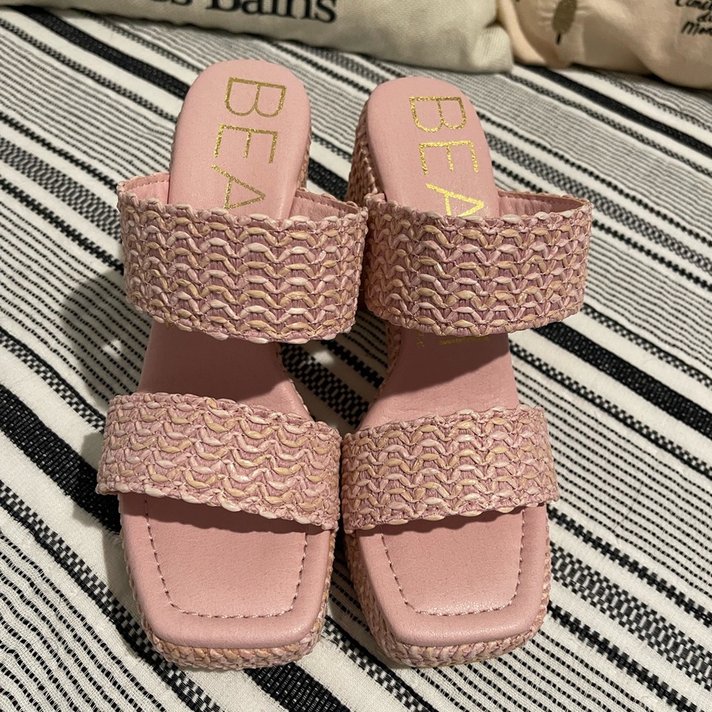 Matisse Beach Gem Vegan Pink Raffia Platform Sandals Size 8 NWOB